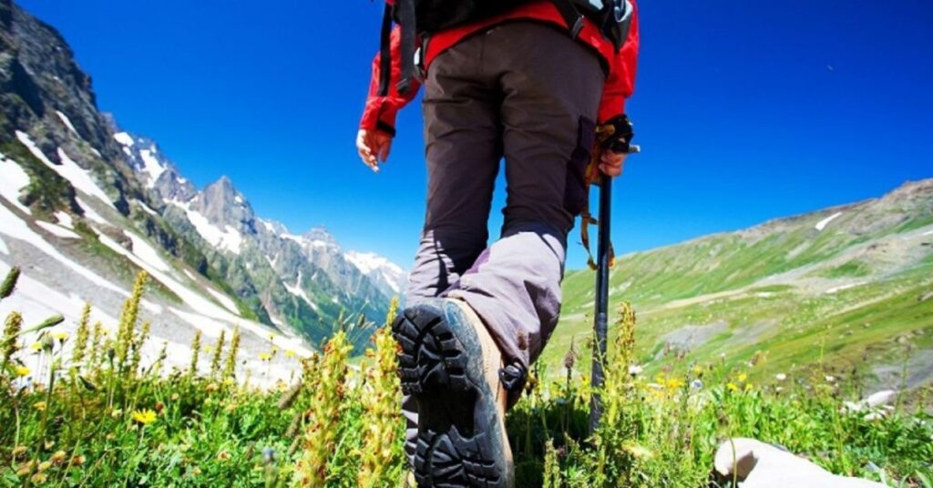 Trekking và hiking có sự khác biệt khá rõ về quy mô và tính chất chuyến đi